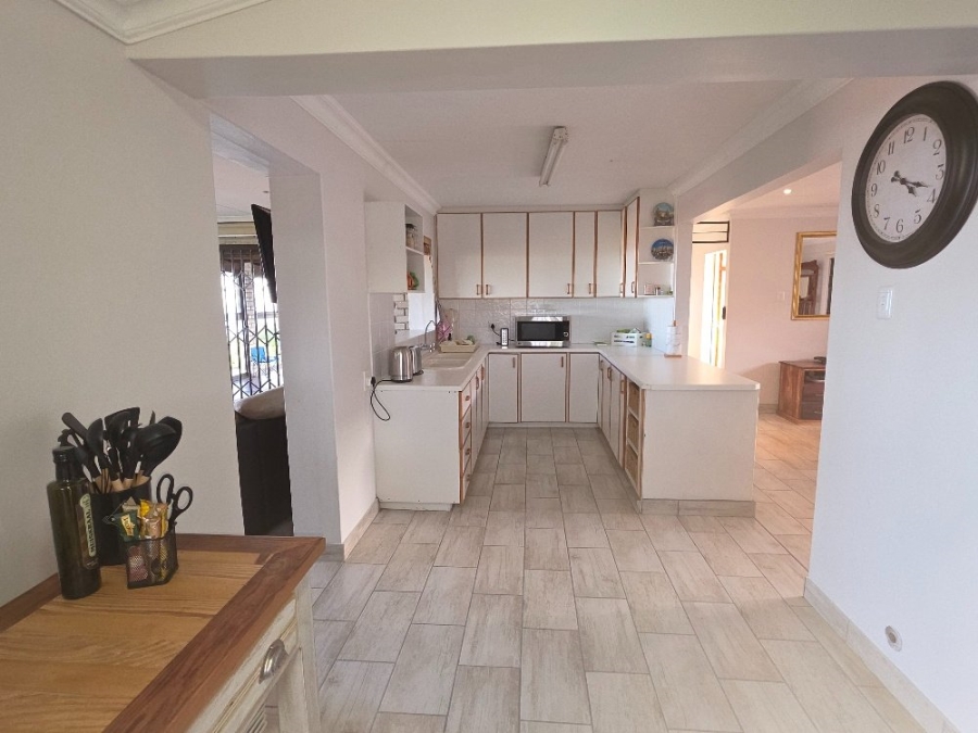 3 Bedroom Property for Sale in Dana Bay Western Cape